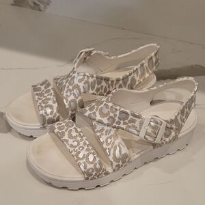 Skechers Leopard Print Women's Sandals Size 9